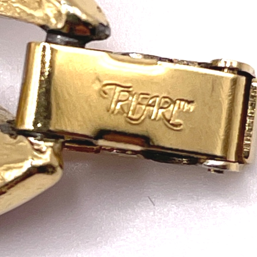 Trifari Signed Vintage Red Enamel Link Bracelet - Picture 4 of 13